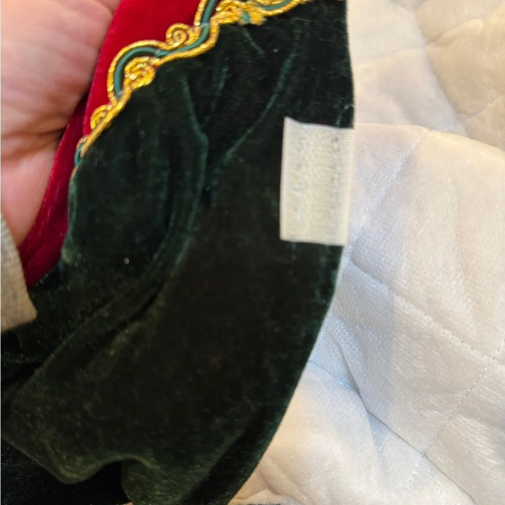 Vintage Red and Green Velvet Round Tree Skirt with Gold Trim Christmas Holiday